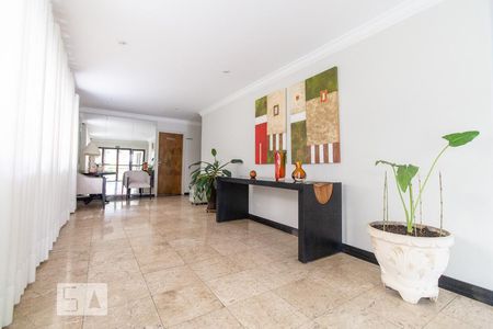 Apartamento à venda com 122m², 4 quartos e 4 vagas Apartamento à venda com 122m², 4 quartos e 4 vagasHall