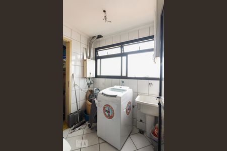 Apartamento à venda com 122m², 4 quartos e 4 vagas Apartamento à venda com 122m², 4 quartos e 4 vagasÁrea de serviço