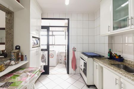Apartamento à venda com 122m², 4 quartos e 4 vagas Apartamento à venda com 122m², 4 quartos e 4 vagasCozinha