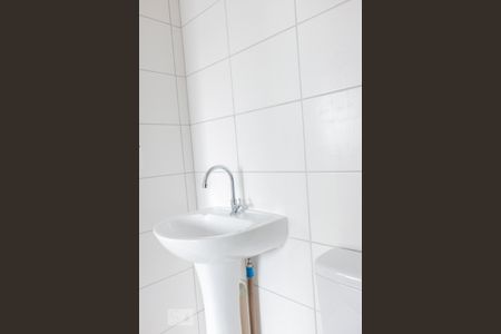 Banheiro de kitnet/studio para alugar com 1 quarto, 26m² em Bela Vista, São Paulo
