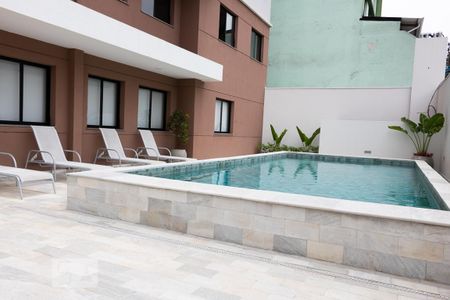 Studio para alugar com 26m², 1 quarto e sem vaga Studio para alugar com 26m², 1 quarto e sem vagaÁrea comum - Piscina