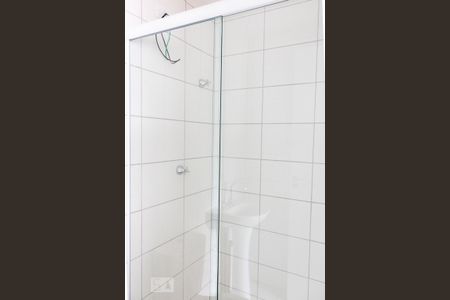 Banheiro de kitnet/studio para alugar com 1 quarto, 26m² em Bela Vista, São Paulo