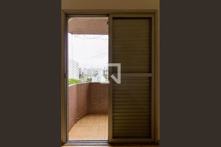 Apartamento à venda com 98m², 3 quartos e 2 vagasSacada do quarto 3