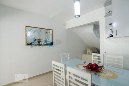 Casa à venda com 140m², 2 quartos e 2 vagas Casa à venda com 140m², 2 quartos e 2 vagasCozinha