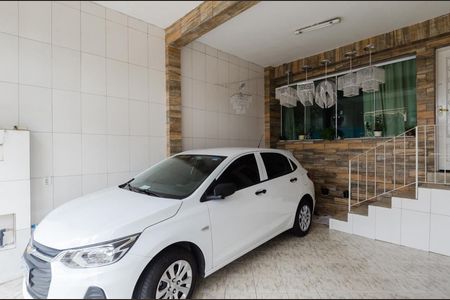 Casa à venda com 140m², 2 quartos e 2 vagas Casa à venda com 140m², 2 quartos e 2 vagasFachada