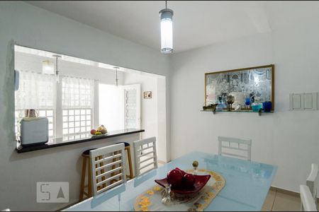 Casa à venda com 140m², 2 quartos e 2 vagas Casa à venda com 140m², 2 quartos e 2 vagasCozinha