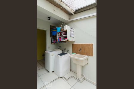 Casa à venda com 140m², 2 quartos e 2 vagas Casa à venda com 140m², 2 quartos e 2 vagasÁrea de serviço e churrasqueira