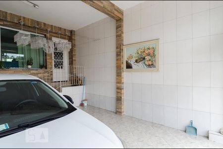 Casa à venda com 140m², 2 quartos e 2 vagas Casa à venda com 140m², 2 quartos e 2 vagasFachada