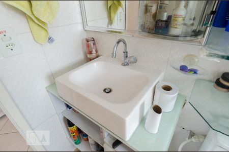 Casa à venda com 140m², 2 quartos e 2 vagas Casa à venda com 140m², 2 quartos e 2 vagasBanheiro da suíte