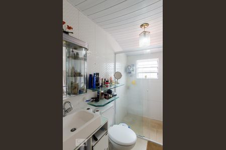 Casa à venda com 140m², 2 quartos e 2 vagas Casa à venda com 140m², 2 quartos e 2 vagasBanheiro da suíte