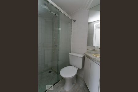 Banheiro de apartamento para alugar com 1 quarto, 39m² em Jardim Londrina, São Paulo