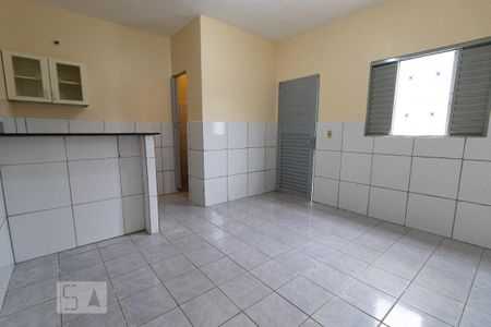 Quarto de kitnet/studio para alugar com 1 quarto, 20m² em Ceilândia Sul (ceilândia), Brasília