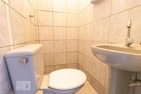 Banheiro de kitnet/studio para alugar com 1 quarto, 20m² em Ceilândia Sul (ceilândia), Brasília