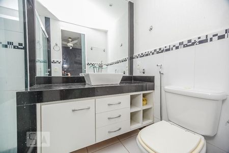 Casa à venda com 1800m², 5 quartos e 20 vagas Casa à venda com 1800m², 5 quartos e 20 vagasBanheiro do Quarto 3