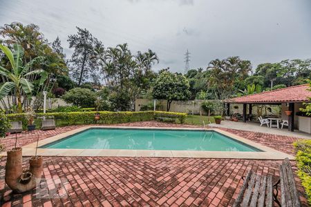 Casa à venda com 1800m², 5 quartos e 20 vagas Casa à venda com 1800m², 5 quartos e 20 vagasPiscina