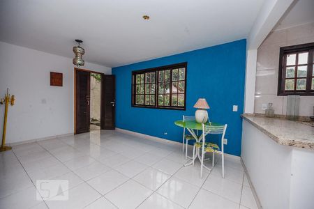 Casa à venda com 1800m², 5 quartos e 20 vagas Casa à venda com 1800m², 5 quartos e 20 vagasSala