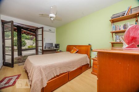 Quarto 1 de casa à venda com 5 quartos, 1800m² em Maceio, Niterói