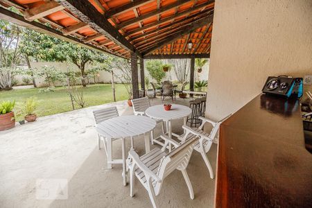 Casa à venda com 1800m², 5 quartos e 20 vagas Casa à venda com 1800m², 5 quartos e 20 vagasChurrasqueira