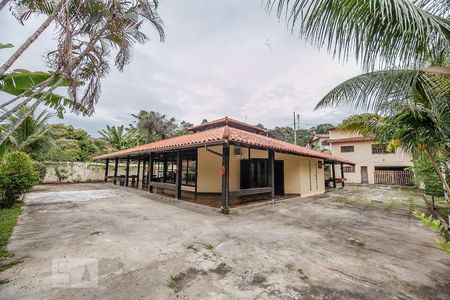 Casa à venda com 1800m², 5 quartos e 20 vagas Casa à venda com 1800m², 5 quartos e 20 vagasFachada