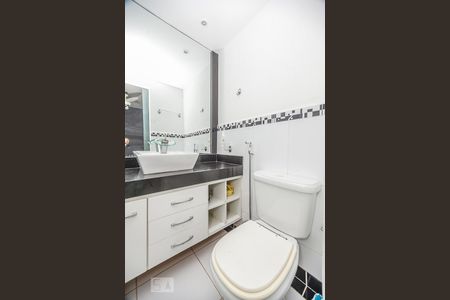 Casa à venda com 1800m², 5 quartos e 20 vagas Casa à venda com 1800m², 5 quartos e 20 vagasBanheiro do Quarto 3