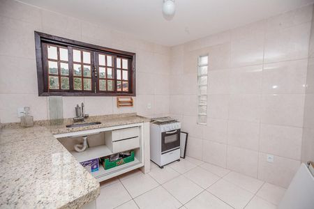 Casa à venda com 1800m², 5 quartos e 20 vagas Casa à venda com 1800m², 5 quartos e 20 vagasCozinha