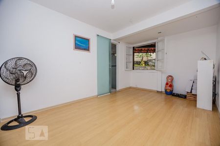 Casa à venda com 1800m², 5 quartos e 20 vagas Casa à venda com 1800m², 5 quartos e 20 vagasQuarto 4