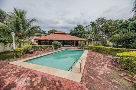 Casa à venda com 1800m², 5 quartos e 20 vagas Casa à venda com 1800m², 5 quartos e 20 vagasPiscina