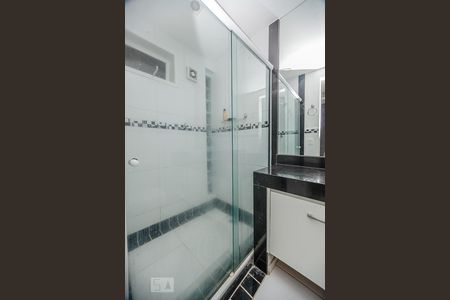 Casa à venda com 1800m², 5 quartos e 20 vagas Casa à venda com 1800m², 5 quartos e 20 vagasBanheiro do Quarto 3