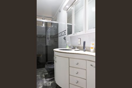 Apartamento para alugar com 123m², 4 quartos e 1 vaga Apartamento para alugar com 123m², 4 quartos e 1 vagaBanheiro 2