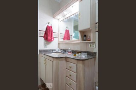 Apartamento para alugar com 123m², 4 quartos e 1 vaga Apartamento para alugar com 123m², 4 quartos e 1 vagaBanheiro 1