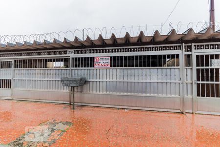 Casa à venda com 300m², 4 quartos e 3 vagasFachada