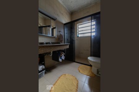 Casa à venda com 206m², 4 quartos e 3 vagas Casa à venda com 206m², 4 quartos e 3 vagasBanheiro 1