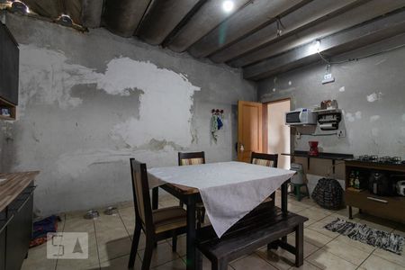 Casa à venda com 206m², 4 quartos e 3 vagas Casa à venda com 206m², 4 quartos e 3 vagasQuarto 4