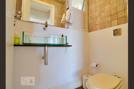 Lavabo de apartamento para alugar com 3 quartos, 134m² em Real Parque, São Paulo