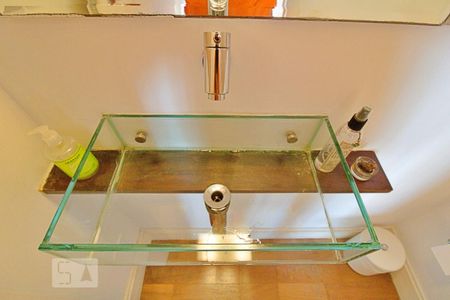 Lavabo de apartamento para alugar com 3 quartos, 134m² em Real Parque, São Paulo