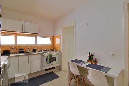 Apartamento para alugar com 134m², 3 quartos e 2 vagas Apartamento para alugar com 134m², 3 quartos e 2 vagasCozinha