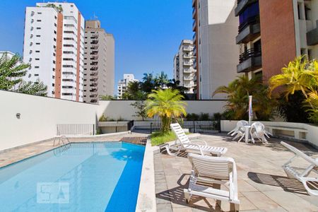 Apartamento para alugar com 134m², 3 quartos e 2 vagas Apartamento para alugar com 134m², 3 quartos e 2 vagasÁrea Comum - Piscina