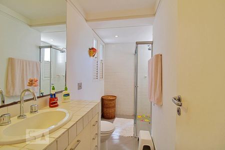 Apartamento para alugar com 134m², 3 quartos e 2 vagas Apartamento para alugar com 134m², 3 quartos e 2 vagasBanheiro