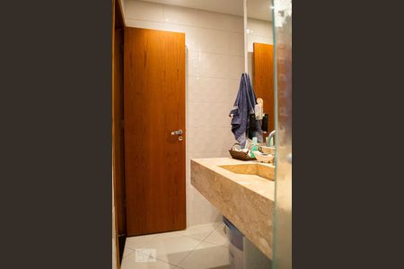 Casa à venda com 140m², 3 quartos e 3 vagasBANHEIRO