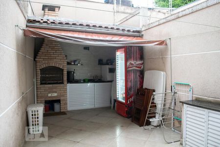 Casa à venda com 140m², 3 quartos e 3 vagasQUINTAL FUNDOS