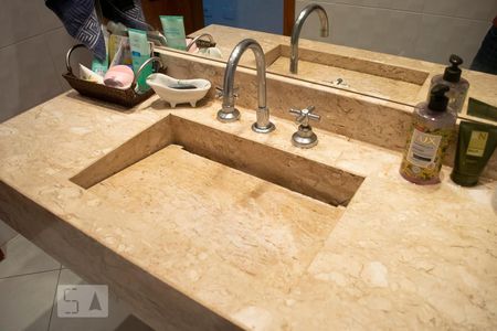 Casa à venda com 140m², 3 quartos e 3 vagasBANHEIRO