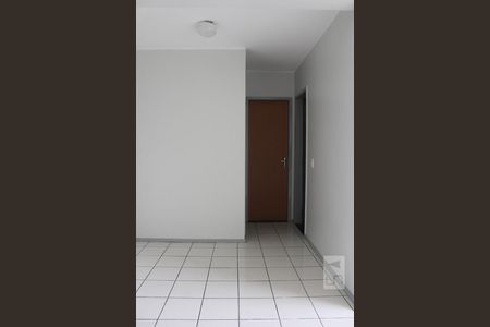 Corredor de apartamento para alugar com 2 quartos, 65m² em Guará I, Brasília