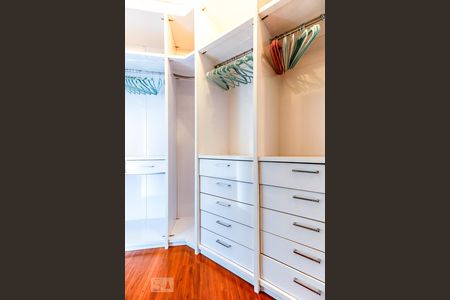 Apartamento à venda com 147m², 3 quartos e 3 vagasCloset