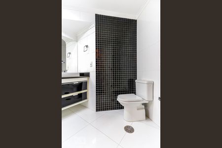 Apartamento à venda com 147m², 3 quartos e 3 vagasBanheiro da Suíte 1