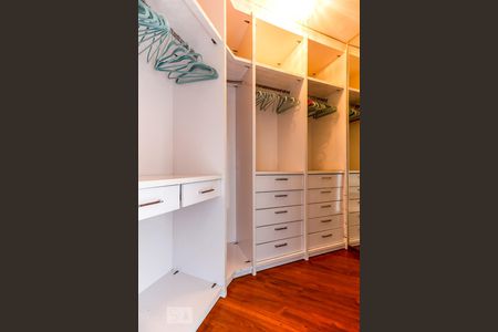 Apartamento à venda com 147m², 3 quartos e 3 vagasCloset