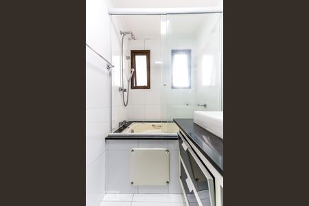 Apartamento à venda com 147m², 3 quartos e 3 vagasBanheiro da Suíte 1