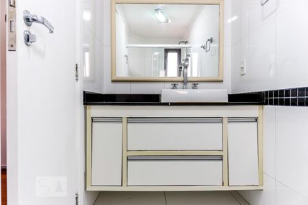 Apartamento à venda com 147m², 3 quartos e 3 vagasBanheiro da Suíte 2