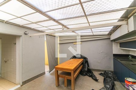 Casa à venda com 250m², 3 quartos e 3 vagas Casa à venda com 250m², 3 quartos e 3 vagasChurrasqueira