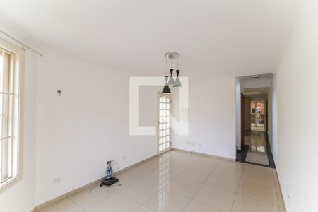 Sala de casa à venda com 3 quartos, 250m² em Jardim Monte Kemel, São Paulo
