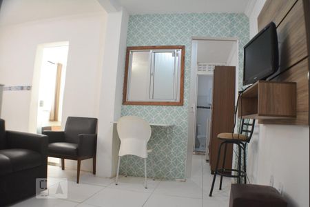 Sala de apartamento para alugar com 2 quartos, 55m² em Barra, Salvador